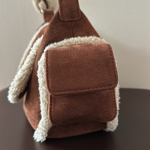 W Concept Shearling Shoulder Bag - Picture 8 of 15